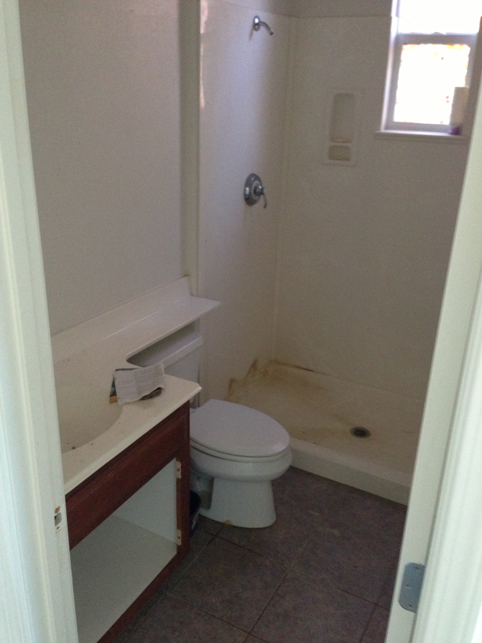 Hall Bathroom - Before