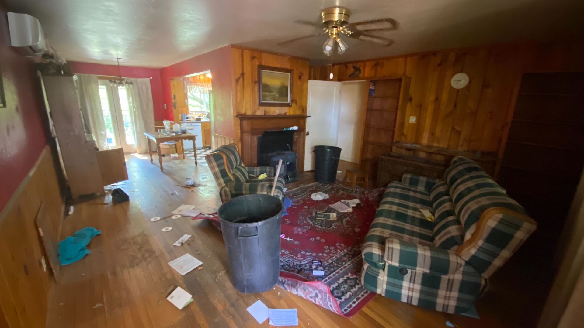 Entry/Family Room - Before